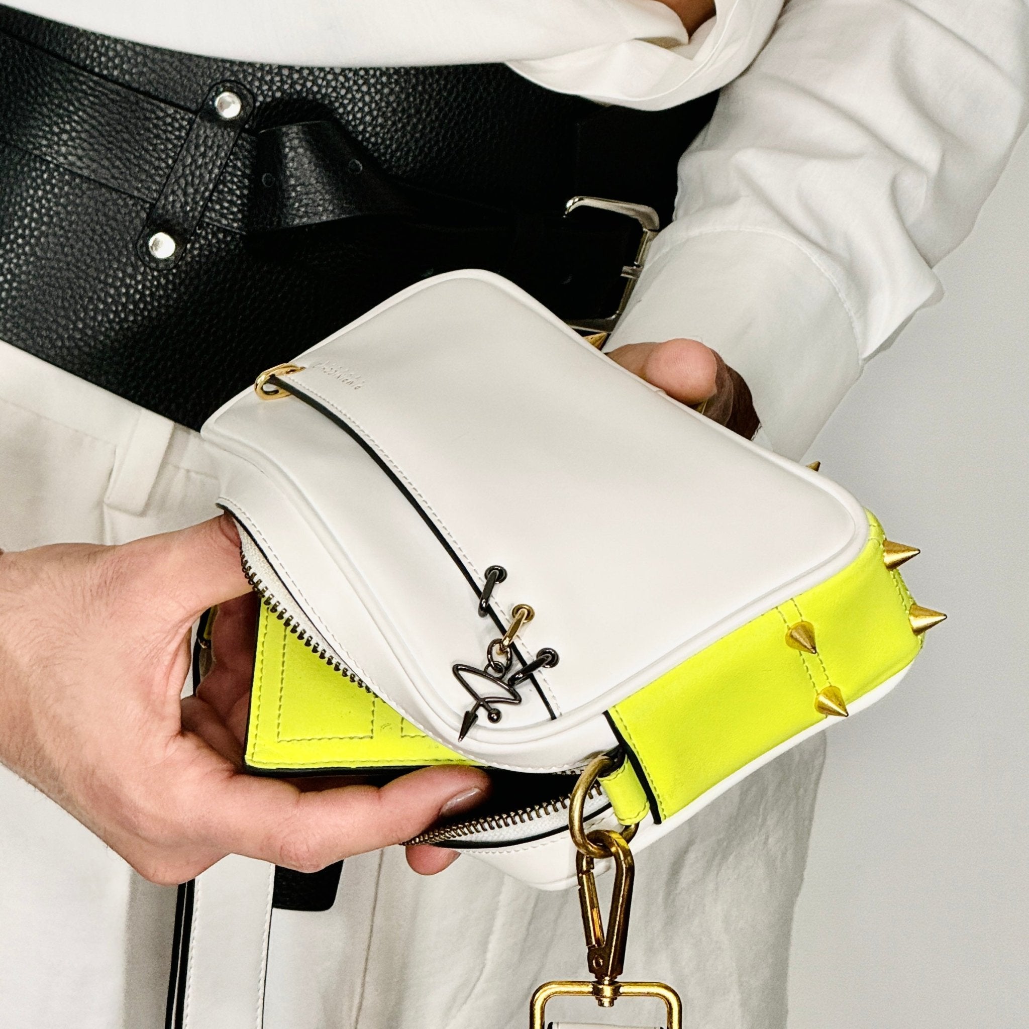 200W ASYMMETRICAL BELT BAG IN WHITE - Pimpinicchio New York