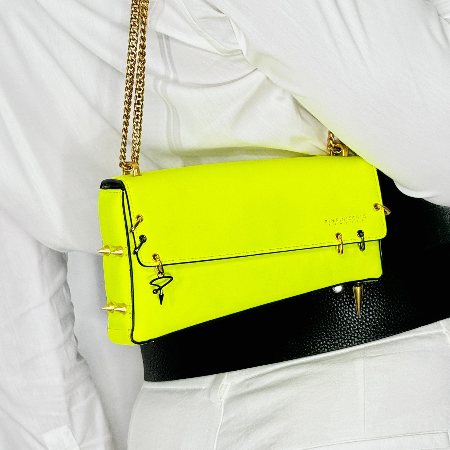 30H ASYMMETRICAL CHAIN BAG IN WHITE - Pimpinicchio New York