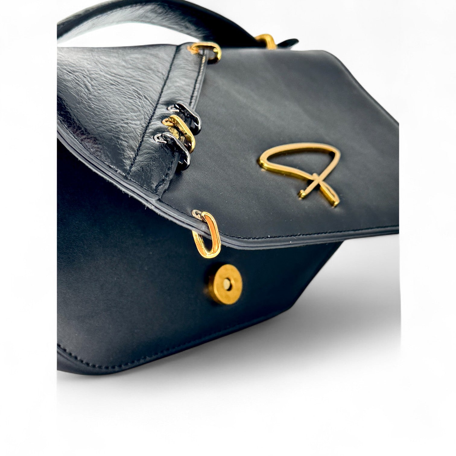 Dey 24 Crossbody